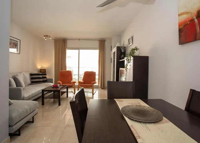 Apartment Aquamaris, 2 Dormitorios, By Bookindenia *