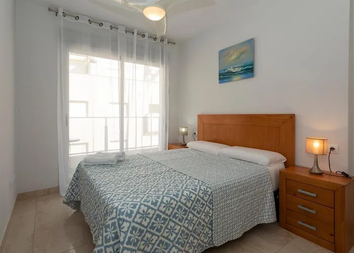 Aquamaris, 2 Dormitorios, By Bookindenia *