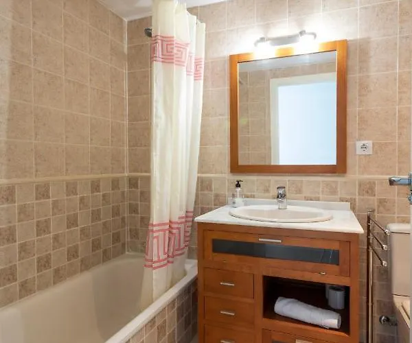 Aquamaris, 2 Dormitorios, By Bookindenia